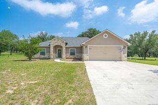 521 COUNTY ROAD 6868 E, Natalia, TX 78059