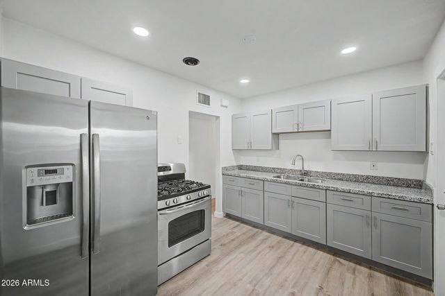 2611 W OSBORN Road, Phoenix, AZ 85017