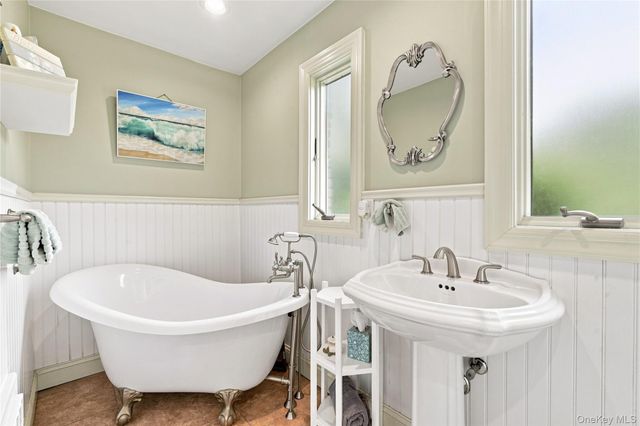 4 Saltmeadow Lane, Bayport, NY 11705