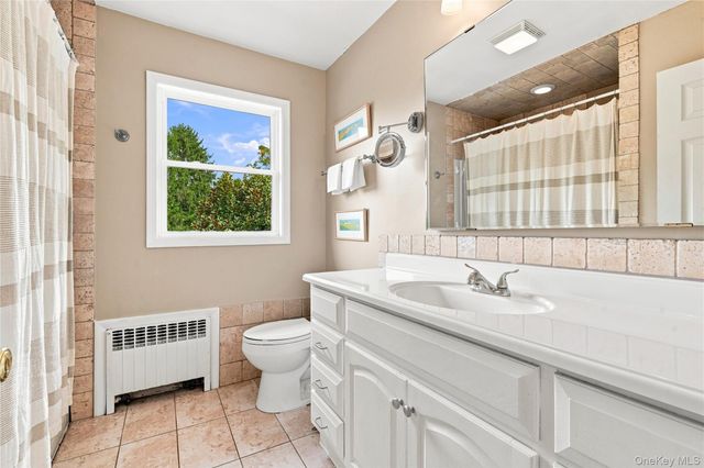 4 Saltmeadow Lane, Bayport, NY 11705