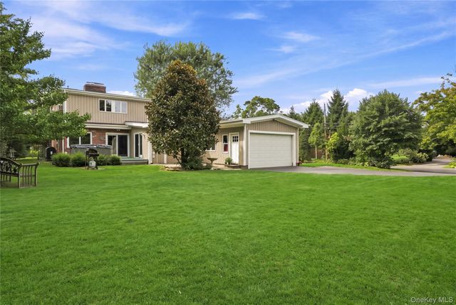 4 Saltmeadow Lane, Bayport, NY 11705