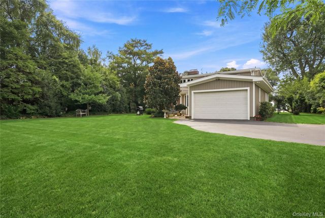 4 Saltmeadow Lane, Bayport, NY 11705