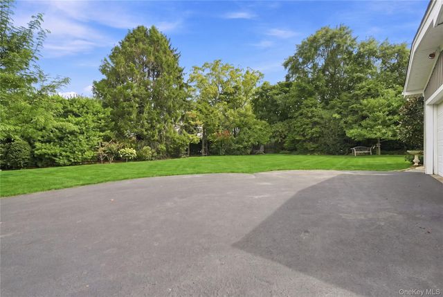 4 Saltmeadow Lane, Bayport, NY 11705