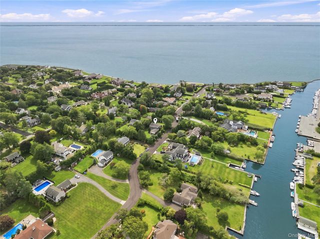 4 Saltmeadow Lane, Bayport, NY 11705
