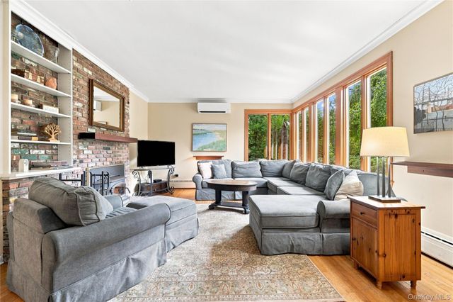 4 Saltmeadow Lane, Bayport, NY 11705