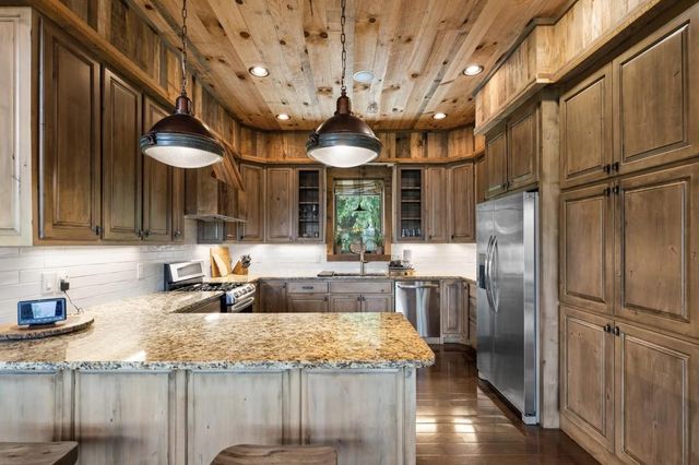 436 Geronimo Road, Blue Ridge, GA 30513