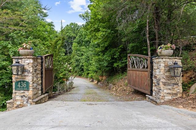 436 Geronimo Road, Blue Ridge, GA 30513