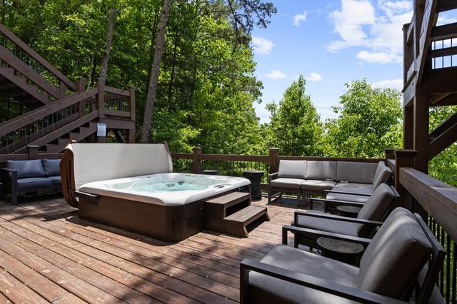 436 Geronimo Road, Blue Ridge, GA 30513