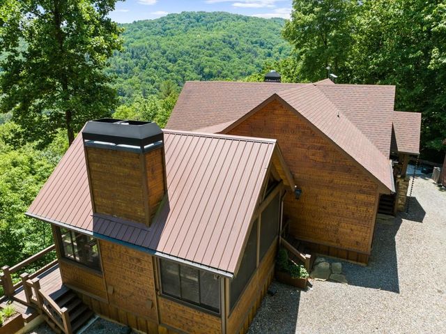 436 Geronimo Road, Blue Ridge, GA 30513