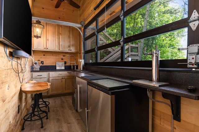 436 Geronimo Road, Blue Ridge, GA 30513