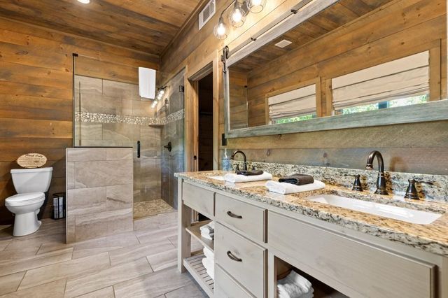 436 Geronimo Road, Blue Ridge, GA 30513