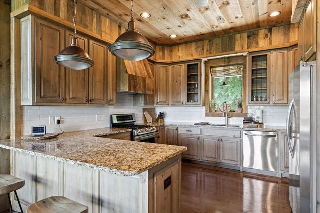 436 Geronimo Road, Blue Ridge, GA 30513
