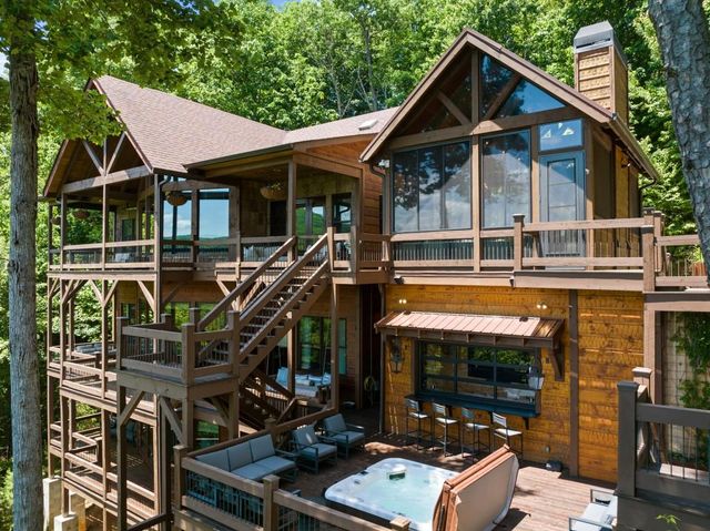 436 Geronimo Road, Blue Ridge, GA 30513