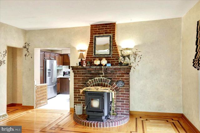 126 W NEVERSINK RD, Reading, PA 19606