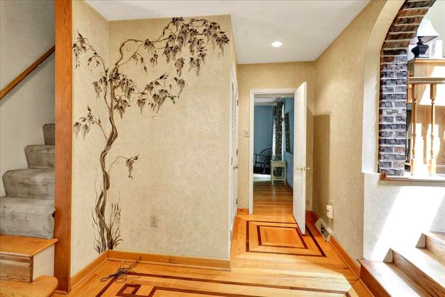 126 W NEVERSINK RD, Reading, PA 19606
