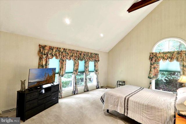 126 W NEVERSINK RD, Reading, PA 19606