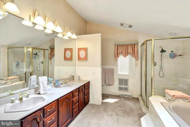 126 W NEVERSINK RD, Reading, PA 19606