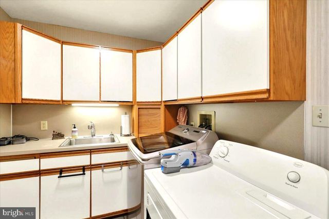 126 W NEVERSINK RD, Reading, PA 19606