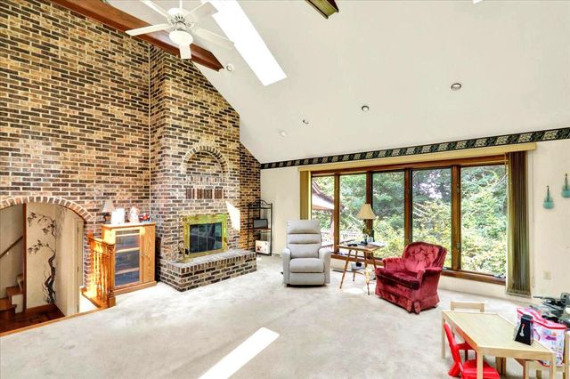 126 W NEVERSINK RD, Reading, PA 19606