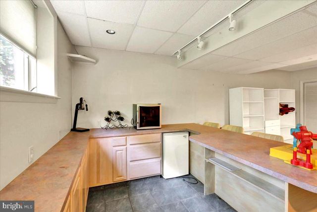 126 W NEVERSINK RD, Reading, PA 19606