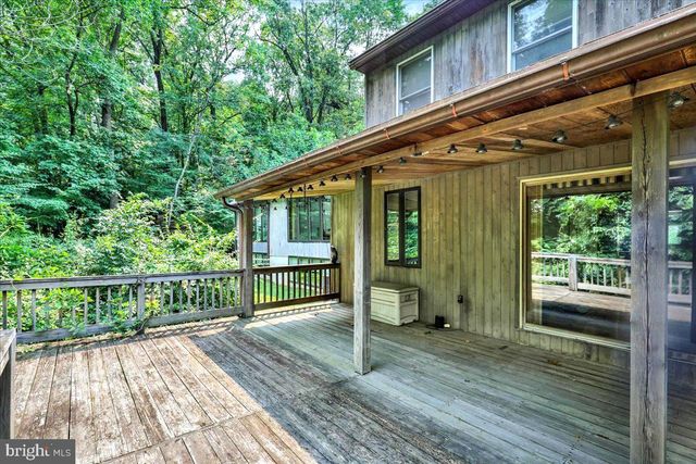 126 W NEVERSINK RD, Reading, PA 19606