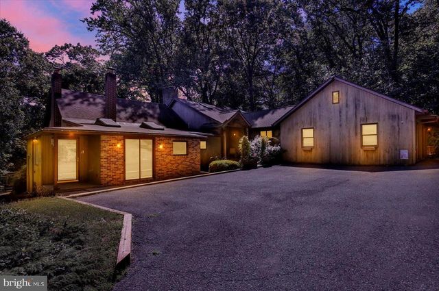 126 W NEVERSINK RD, Reading, PA 19606