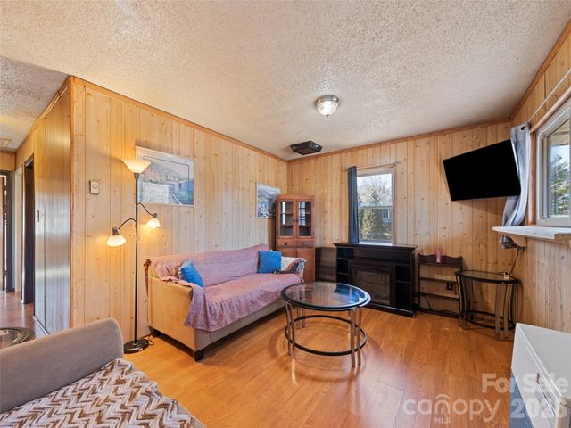 85 Culvern Street, Asheville, NC 28804