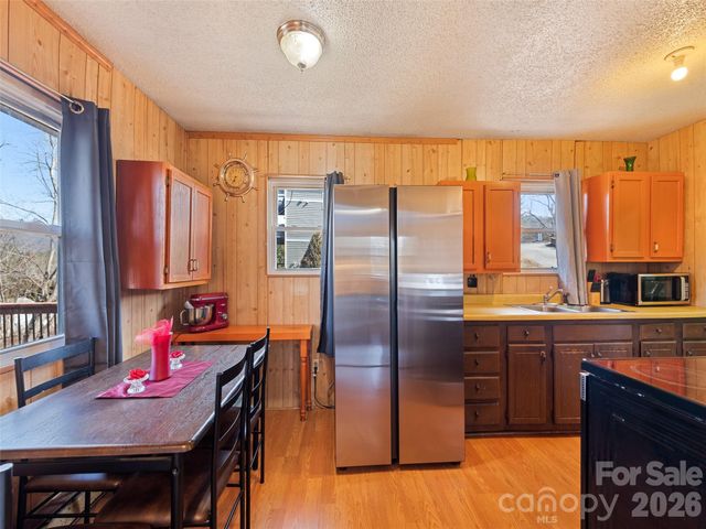 85 Culvern Street, Asheville, NC 28804