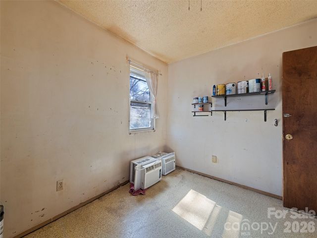 85 Culvern Street, Asheville, NC 28804