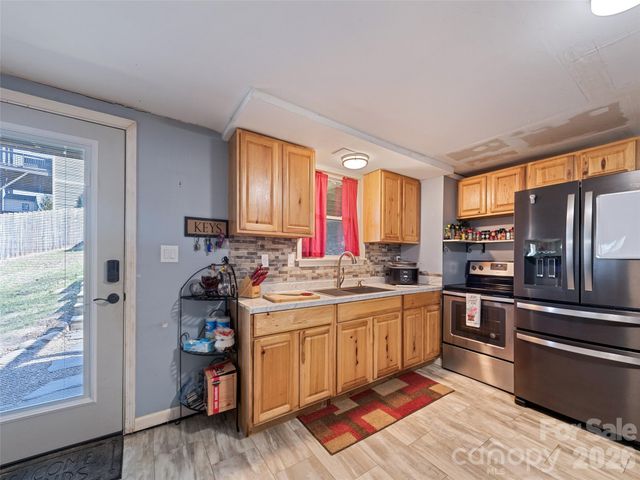 85 Culvern Street, Asheville, NC 28804