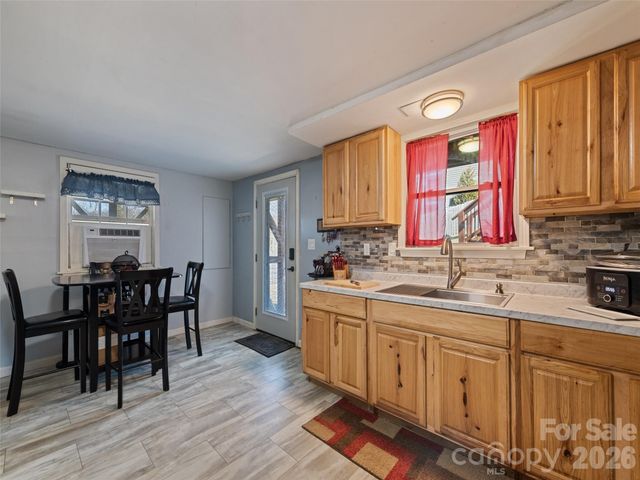 85 Culvern Street, Asheville, NC 28804