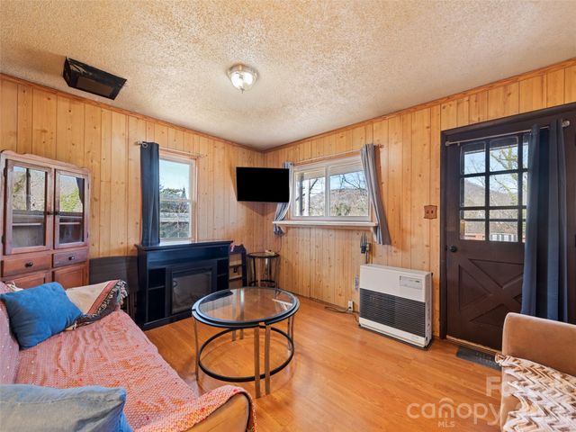 85 Culvern Street, Asheville, NC 28804