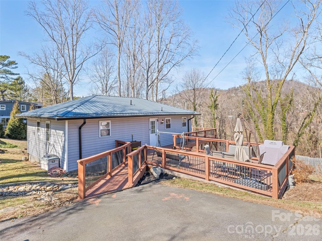 85 Culvern Street, Asheville, NC 28804