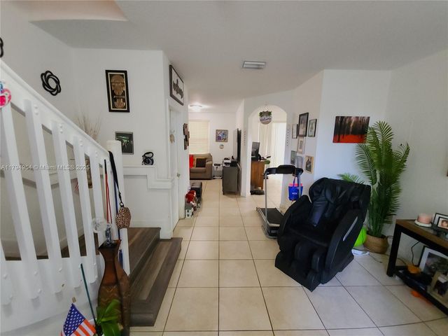 3064 SE 1st Dr 3, Homestead, FL 33033