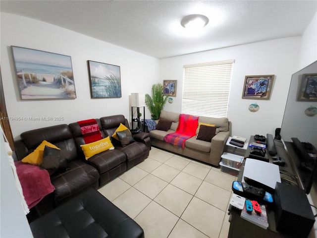 3064 SE 1st Dr 3, Homestead, FL 33033