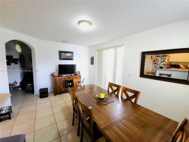 3064 SE 1st Dr 3, Homestead, FL 33033