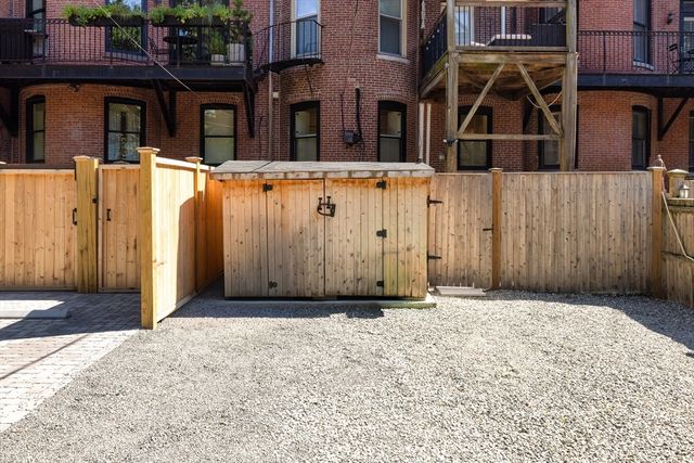12 Greenwich Park 1, Boston, MA 02118