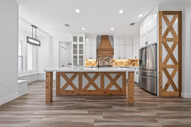 360 Dipping Vat Road, Huntsville, TX 77340