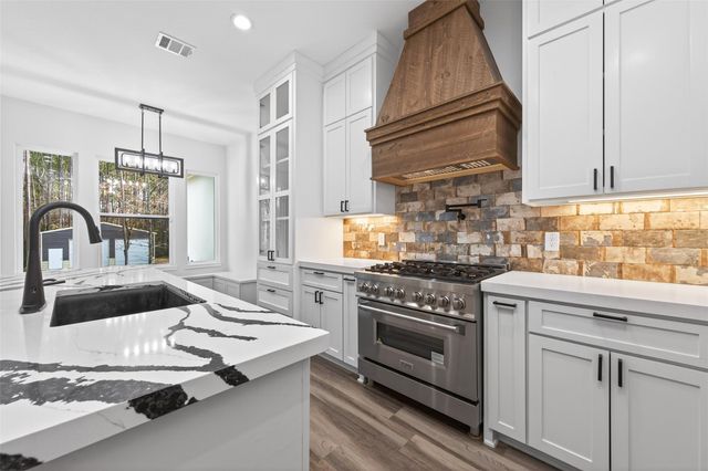 360 Dipping Vat Road, Huntsville, TX 77340