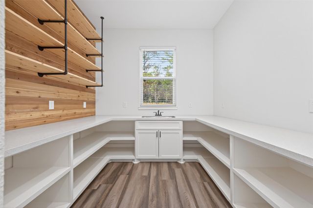 360 Dipping Vat Road, Huntsville, TX 77340