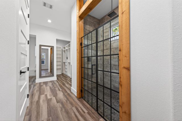 360 Dipping Vat Road, Huntsville, TX 77340