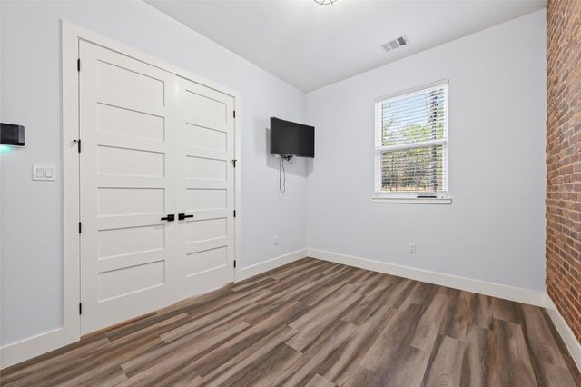 360 Dipping Vat Road, Huntsville, TX 77340