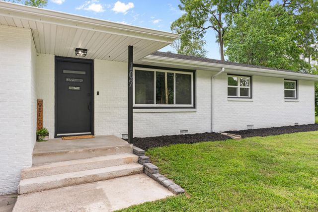 107 South Street, Rogersville, MO 65742