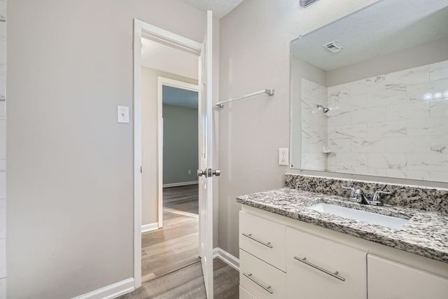 2801 Custer Drive, League City, TX 77573