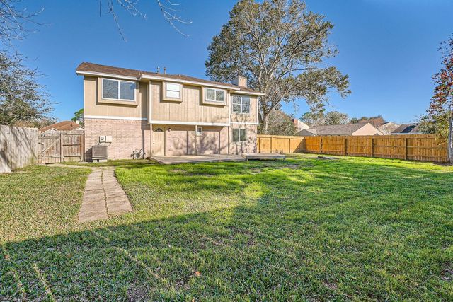 2801 Custer Drive, League City, TX 77573