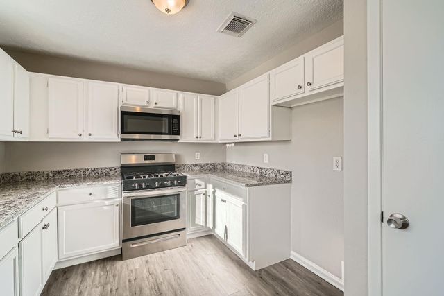 2801 Custer Drive, League City, TX 77573