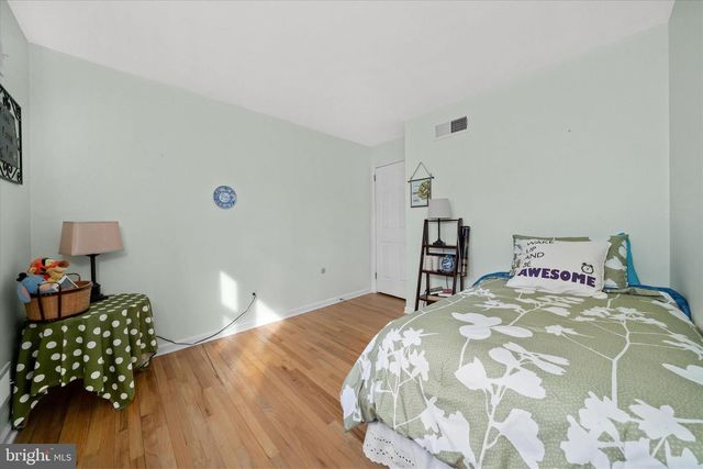 15 COVERED BRIDGE LN, Newark, DE 19711