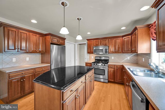 301 HOLLOW VW, Manheim, PA 17545