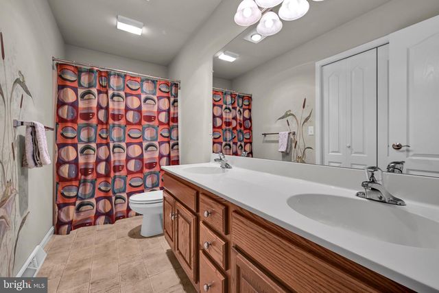 301 HOLLOW VW, Manheim, PA 17545