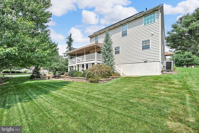 301 HOLLOW VW, Manheim, PA 17545